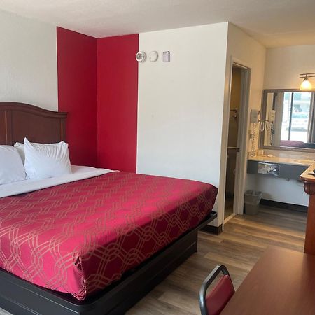 Отель Ramada By Wyndham Branson Theatre District Экстерьер фото