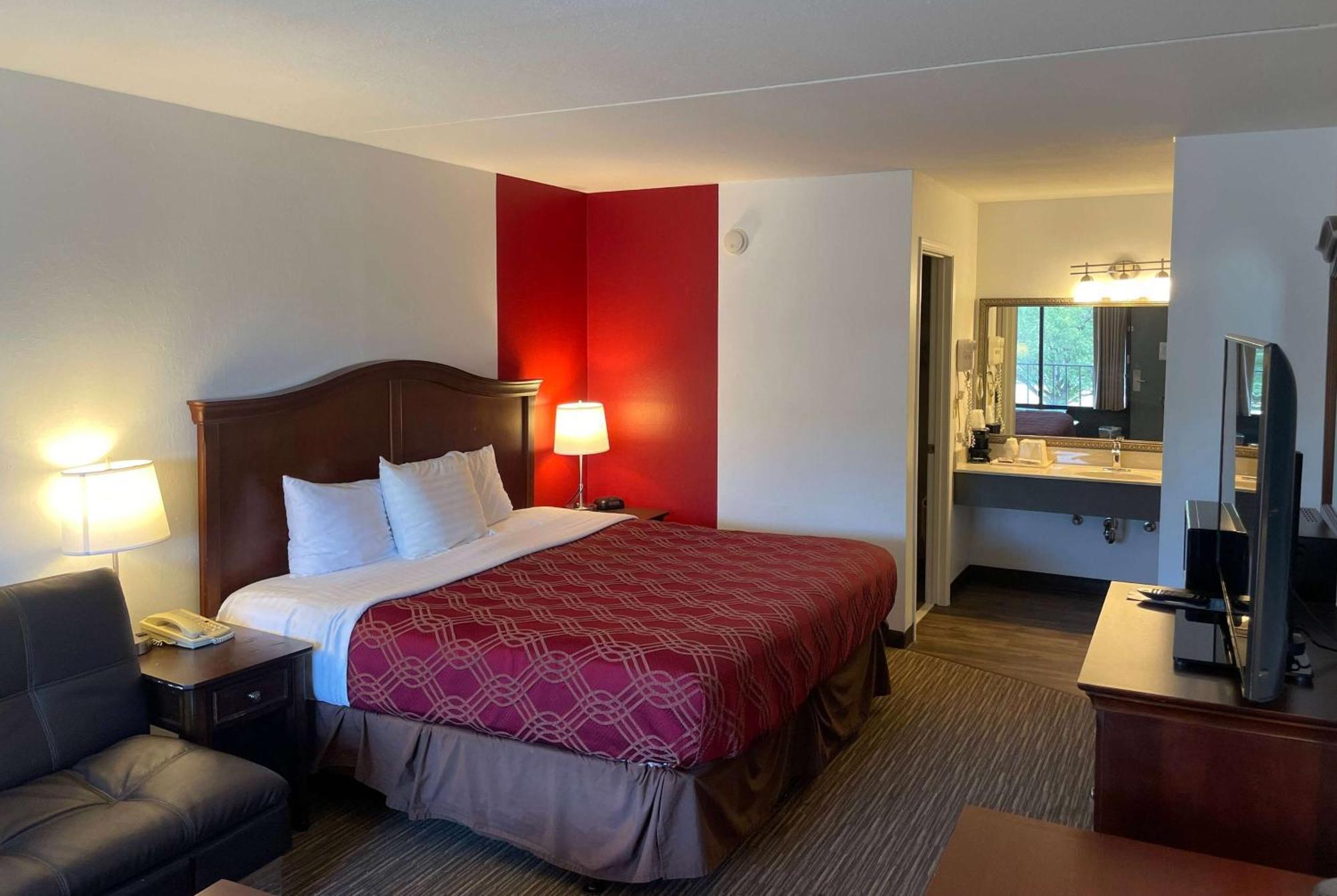 Отель Ramada By Wyndham Branson Theatre District Экстерьер фото