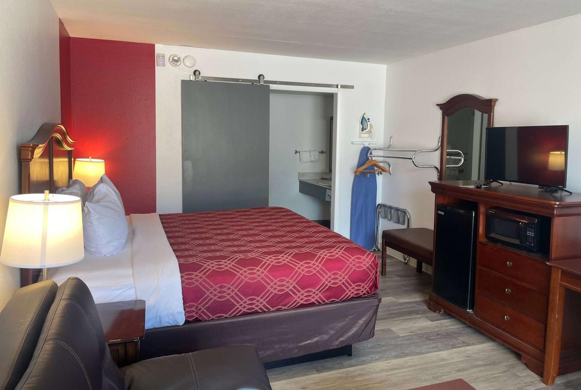 Отель Ramada By Wyndham Branson Theatre District Экстерьер фото