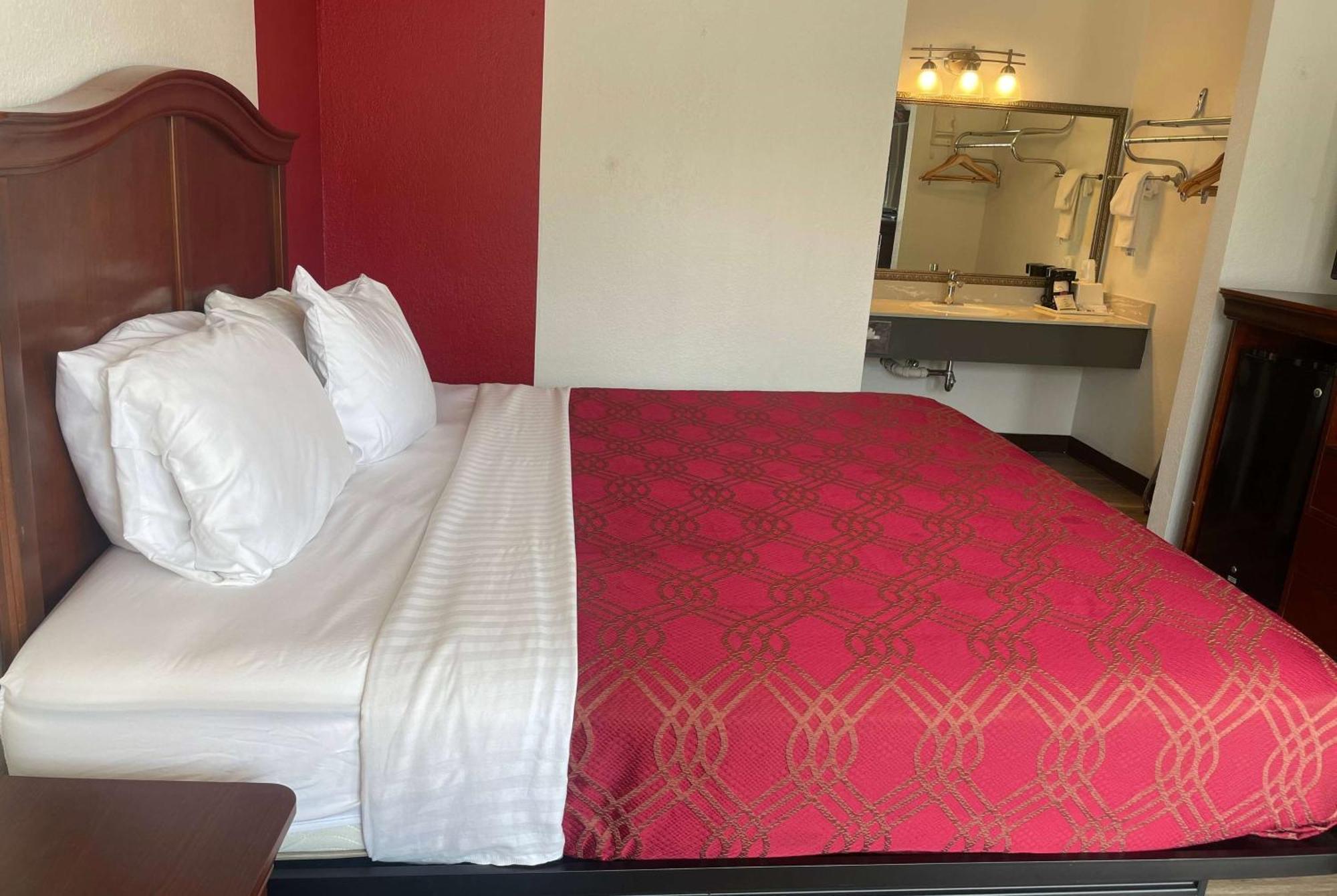 Отель Ramada By Wyndham Branson Theatre District Экстерьер фото
