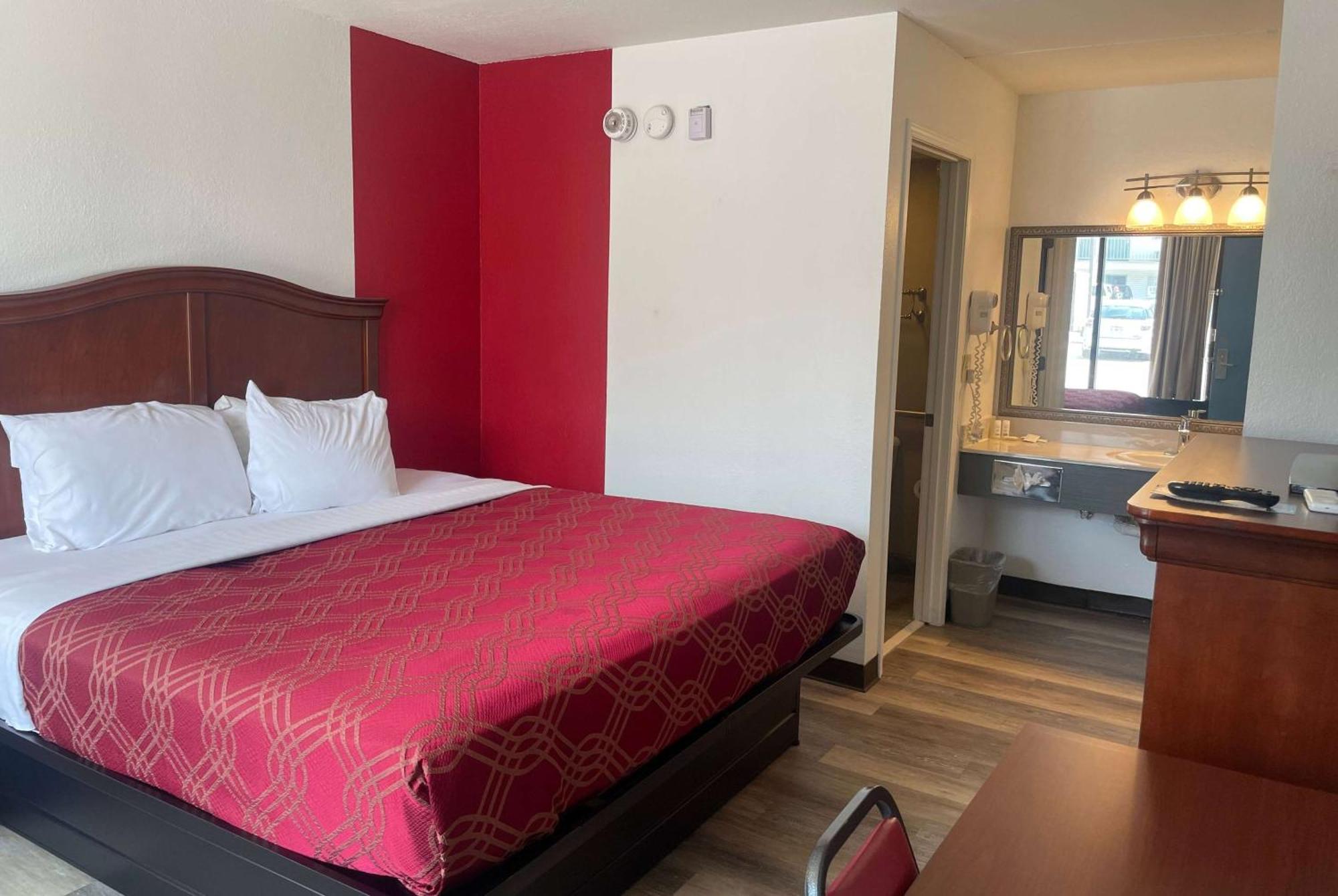 Отель Ramada By Wyndham Branson Theatre District Экстерьер фото