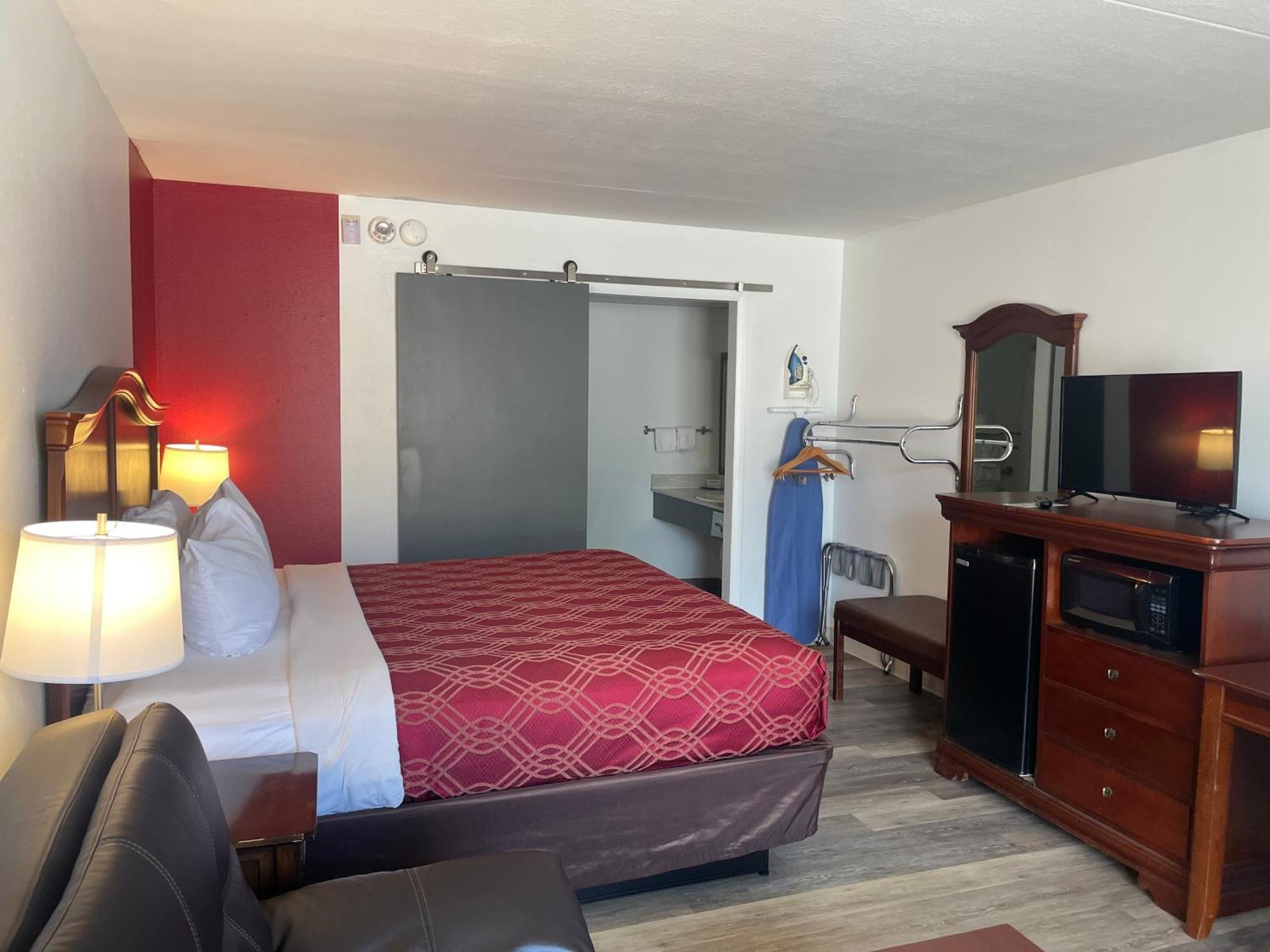 Отель Ramada By Wyndham Branson Theatre District Экстерьер фото