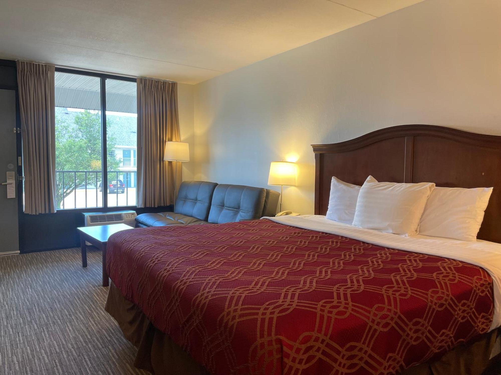 Отель Ramada By Wyndham Branson Theatre District Экстерьер фото