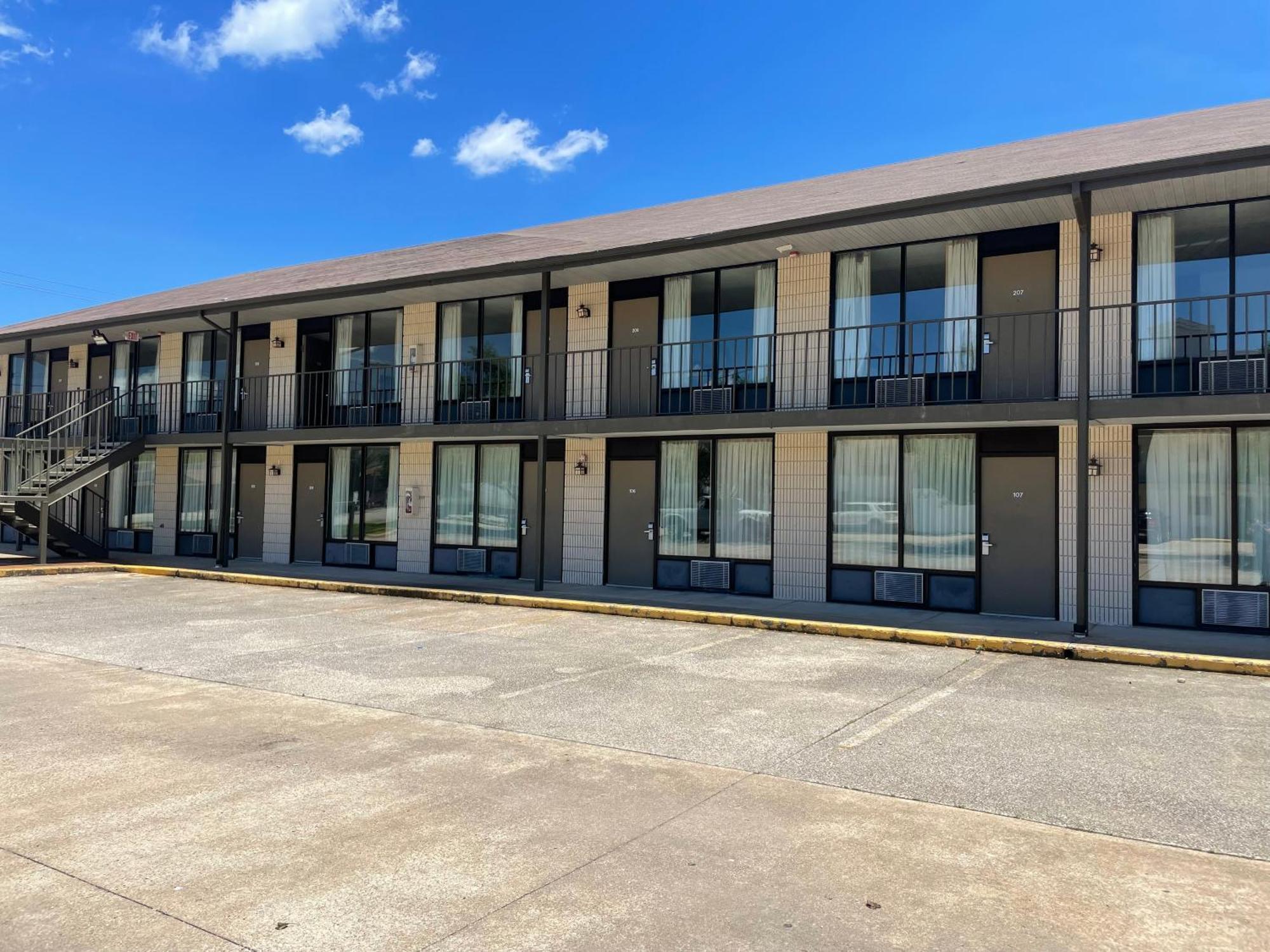 Отель Ramada By Wyndham Branson Theatre District Экстерьер фото