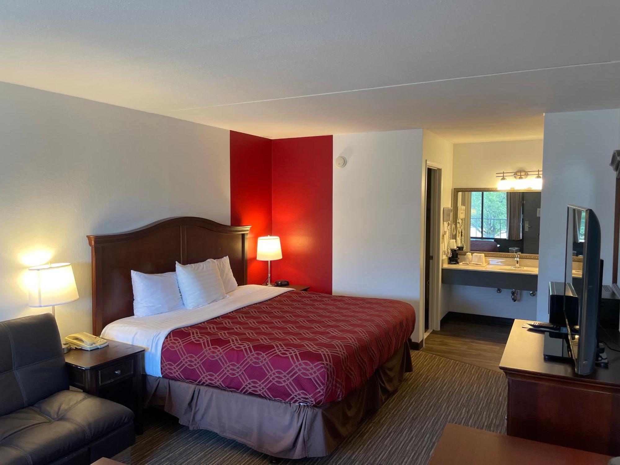 Отель Ramada By Wyndham Branson Theatre District Экстерьер фото