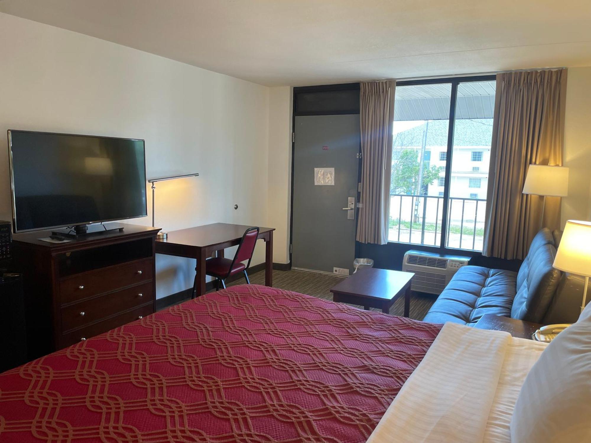 Отель Ramada By Wyndham Branson Theatre District Экстерьер фото